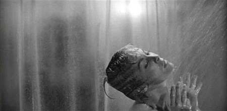 Janet Leigh no chuveiro e a sombra de seu assassino &agrave; espreita. Come&ccedil;a assim a cena de cinema mais assustadora de todos os tempos, segundo o Retrocrush