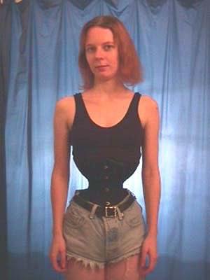 Spook: cinturinha de 36 cm, mas perseverando para alcan�ar 33 cm